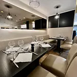 公园酒店 3* Carvin